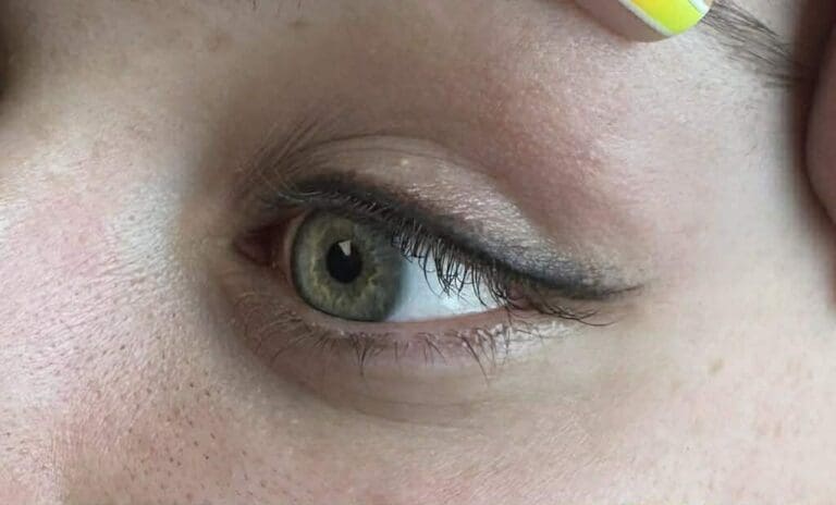 Eye-liner